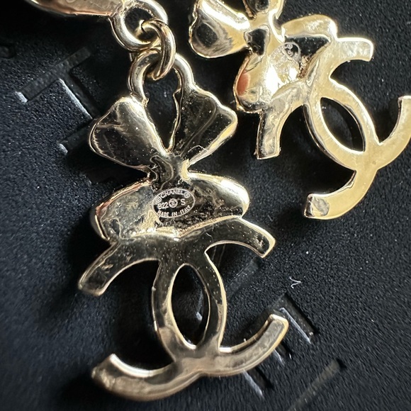 Chanel Earrings Cc Heart Clover Pearl Coco Swing B22s Sliver Gp - Picture 3 of 4